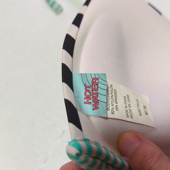 Hot Water Women's Striped Bikini Top w/Padded Bra Size Medium - Picture 3 of 5